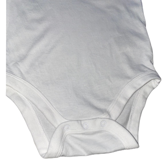 GAP baby girl eyelet onesie - 6-12 months - Picture 4 of 5